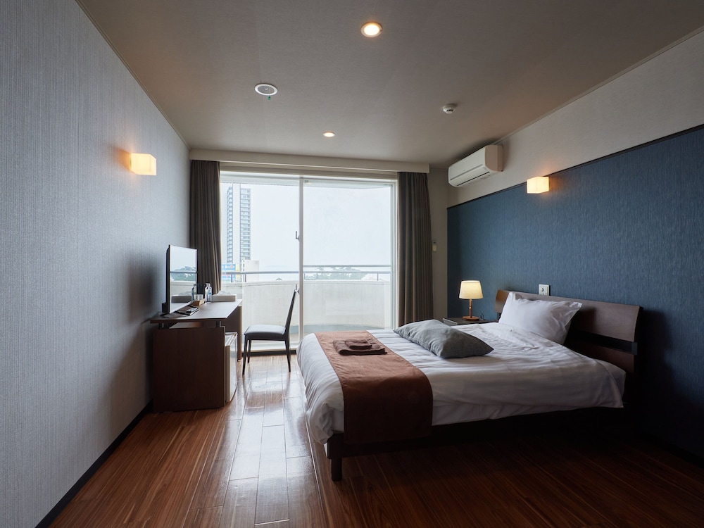 スタンダード ダブルルーム ダブルベッド 1 台 禁煙 オーシャンビュー 客室2 | シャトレーゼロッジ熱海