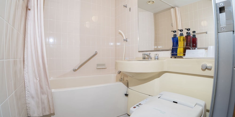 ベーシック ダブルルーム バスルーム0 | 坂のホテル トレティオ お茶の水