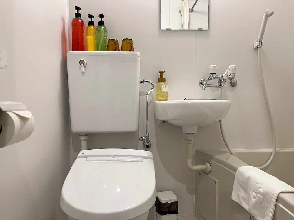 ジュニア ダブルルーム ダブルベッド 1 台 客室8 | 美盧京都二条ホテル