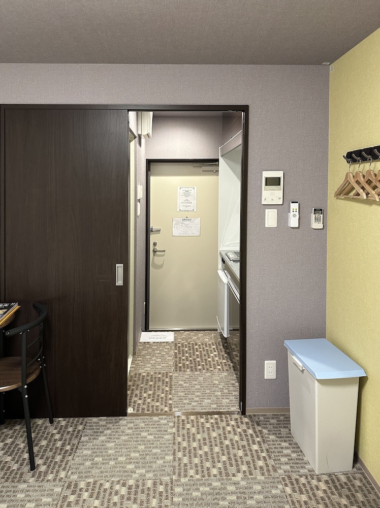 スタンダード ツインルーム シングルベッド 2 台 客室3 | 美盧京都二条ホテル