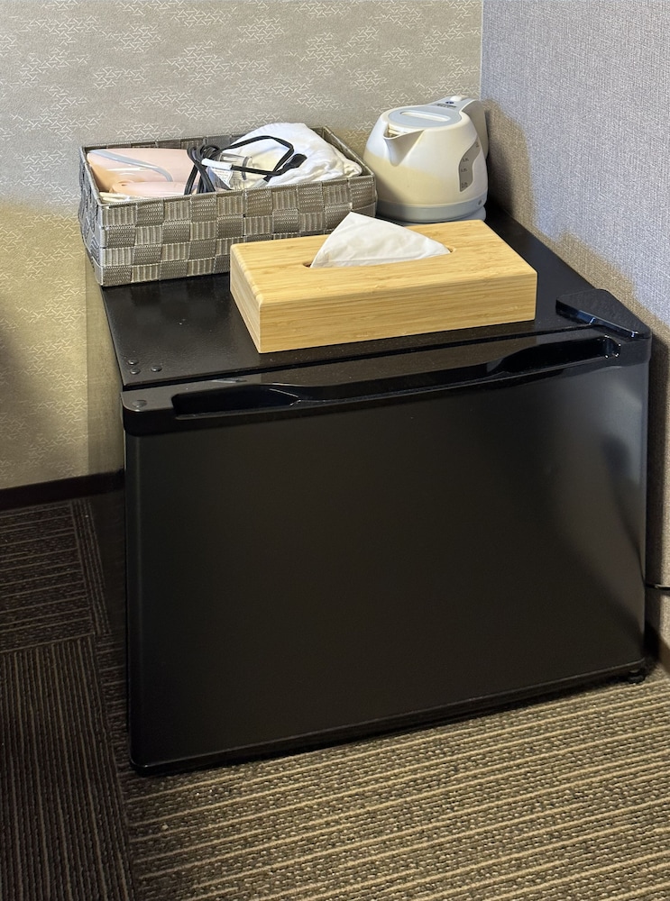 ジュニア ダブルルーム ダブルベッド 1 台 小型冷蔵庫0 | 美盧京都二条ホテル