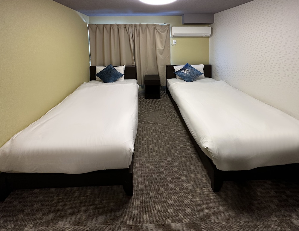 スタンダード ツインルーム シングルベッド 2 台 客室4 | 美盧京都二条ホテル