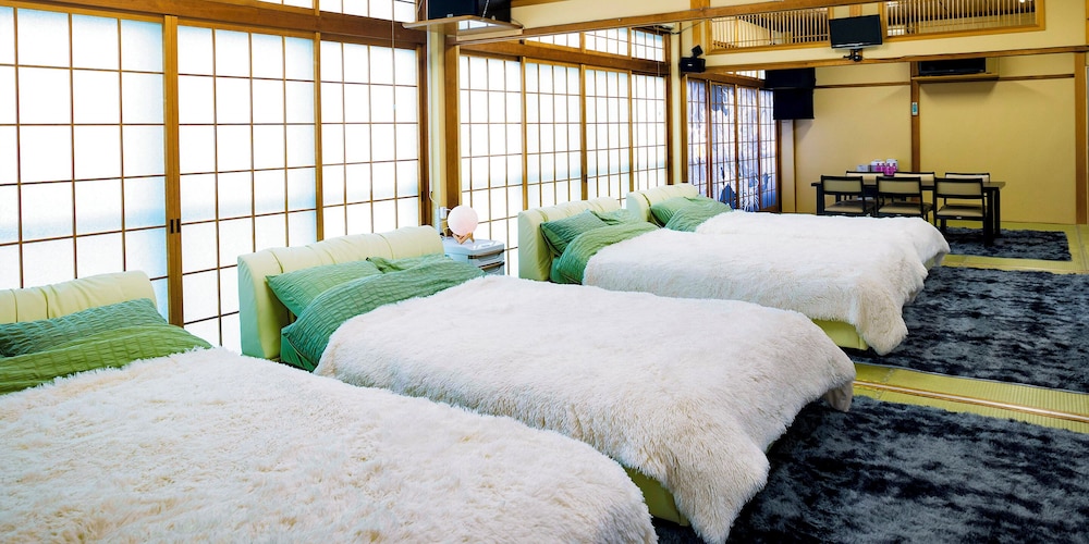 和洋室30畳 禁煙 客室3 | グランピング 星が見の杜