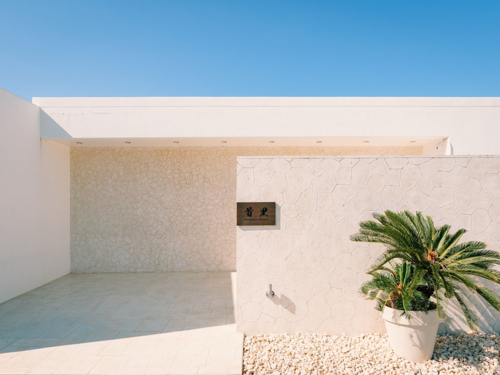 首里-SHURI- (禁煙室) 定員1～6名 客室39 | abundance okinawa