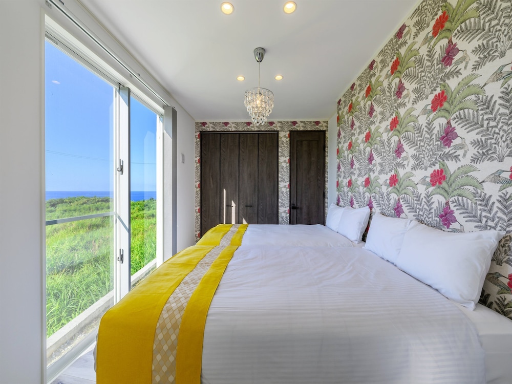 首里-SYURI- (禁煙室) 定員1 ~ 6名 客室3 | abundance okinawa
