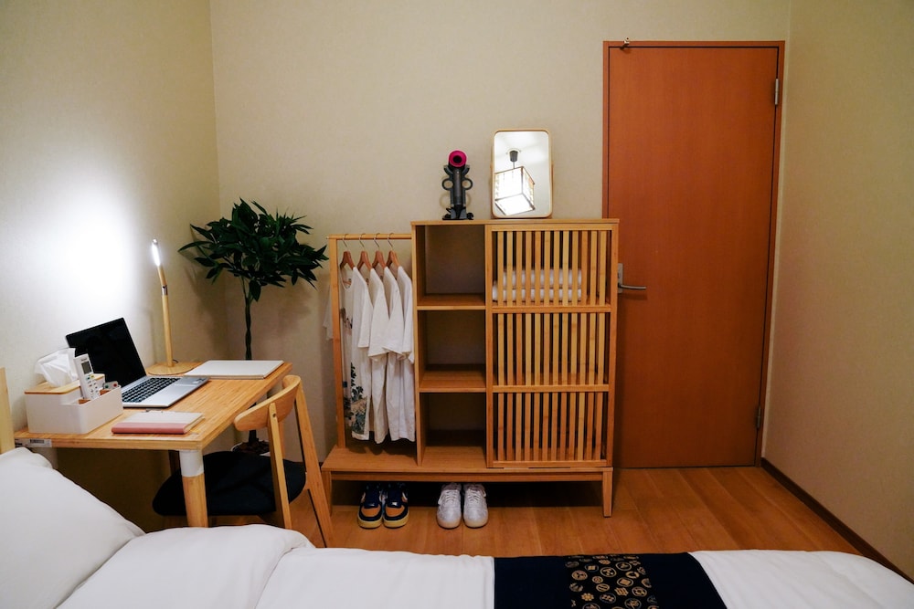 コンフォート ダブルルーム ダブルベッド 1 台 禁煙 客室4 | TOKYO E JOY INN