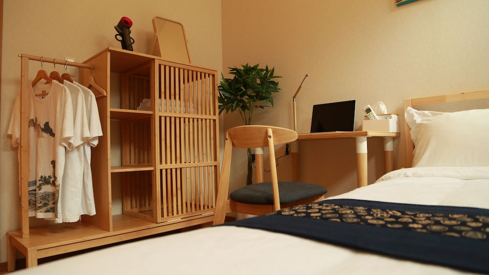 コンフォート ダブルルーム ダブルベッド 1 台 禁煙 客室12 | TOKYO E JOY INN