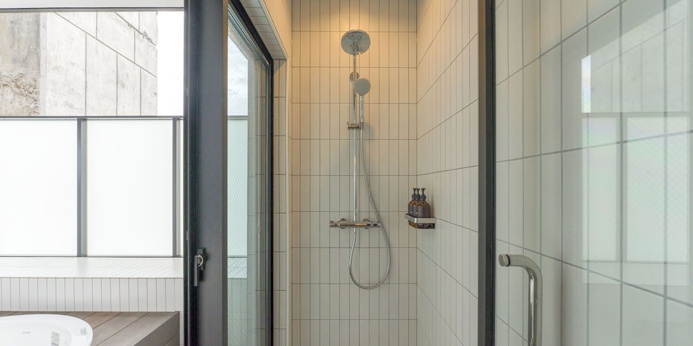 Rakuten STAY 熱海 スイートルーム/91号室 ペット不可・敷地外駐車場付/6名定員 バスルームのシャワー0 | Rakuten STAY 熱海