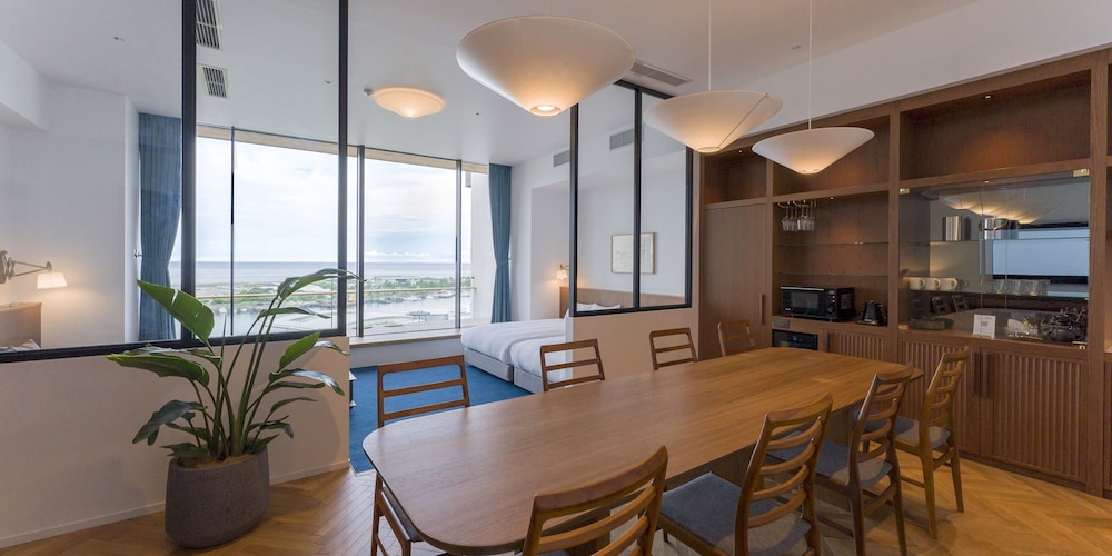Rakuten STAY 熱海 スイートルーム/93号室 ペット不可・敷地外駐車場付/6名定員 禁煙 客室内のダイニングエリア0 | Rakuten STAY 熱海