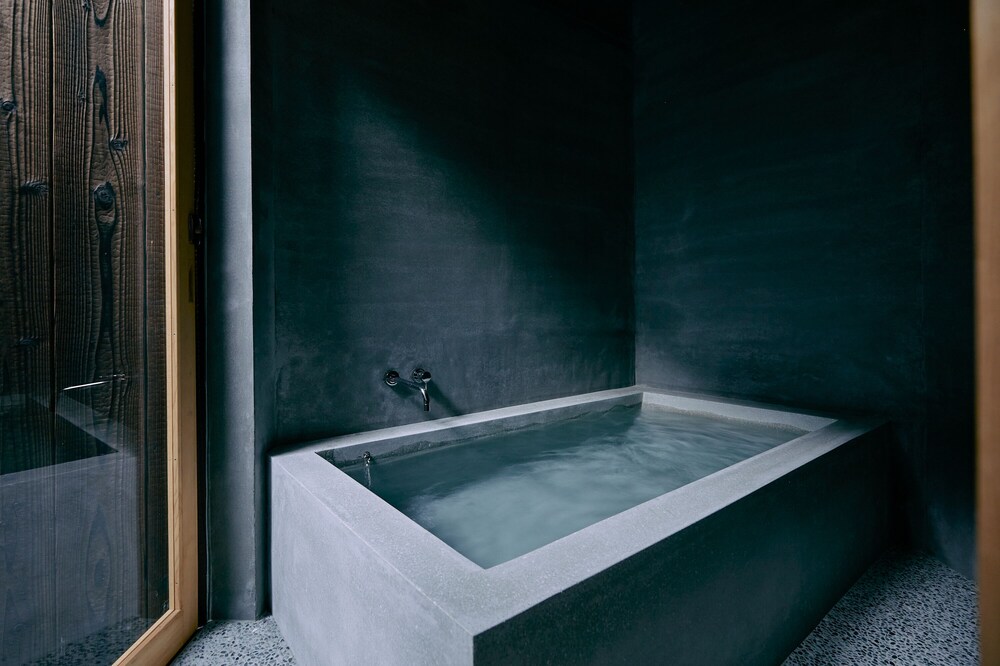 トラディショナル タウンホーム バスルーム0 | ANJIN Gion Shirakawa