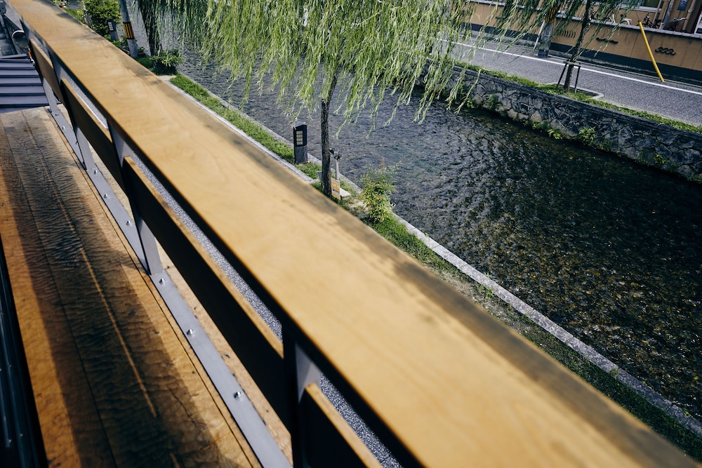 トラディショナル タウンホーム リビング エリア1 | ANJIN Gion Shirakawa