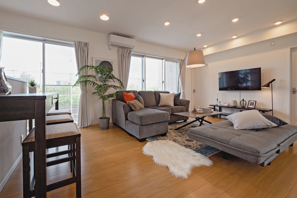 デラックス ハウス リビング エリア4 | Casa Medas Miyakojima