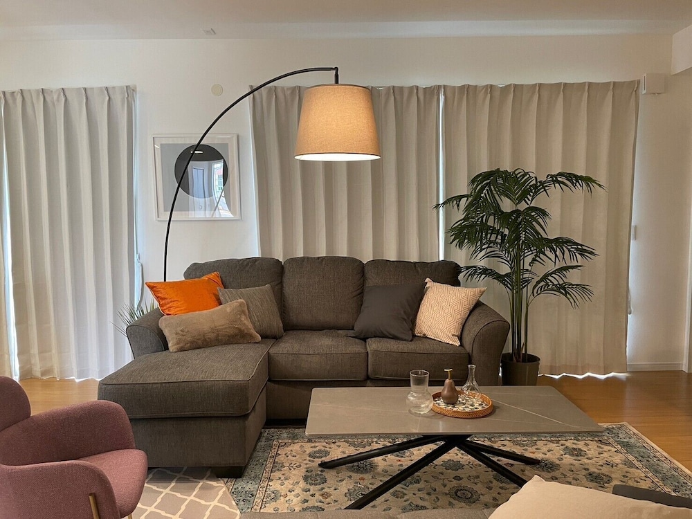 デラックス ハウス リビング エリア2 | Casa Medas Miyakojima