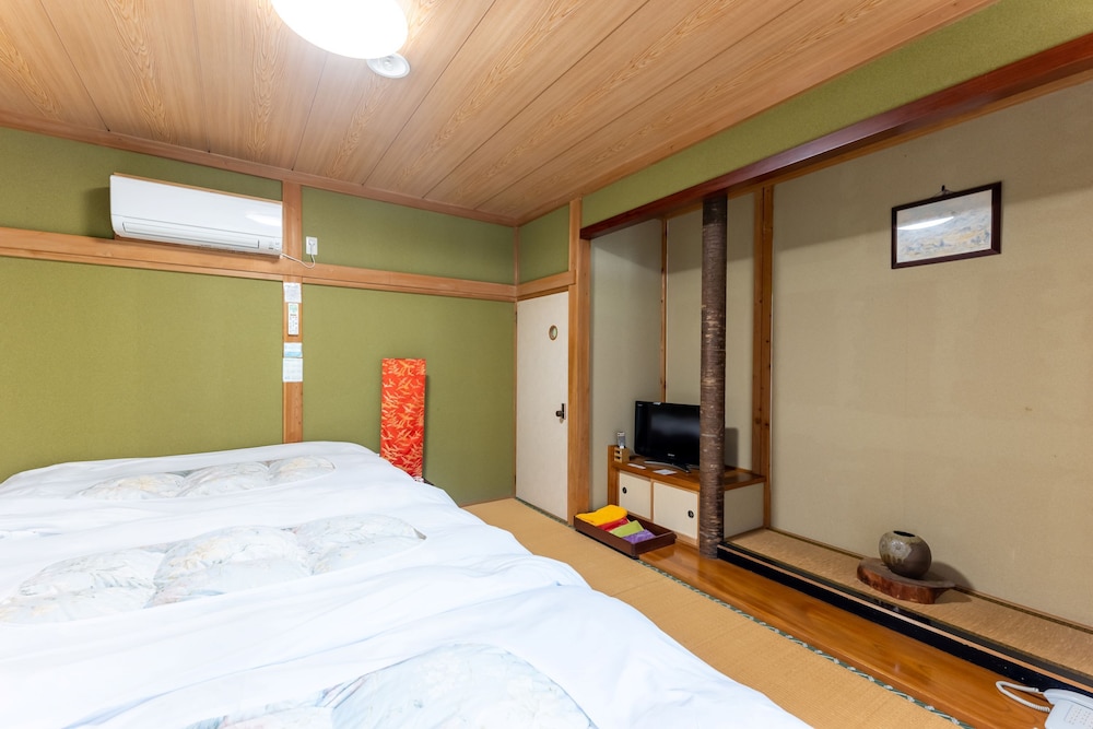客室1 | 檜湯の宿 松伯