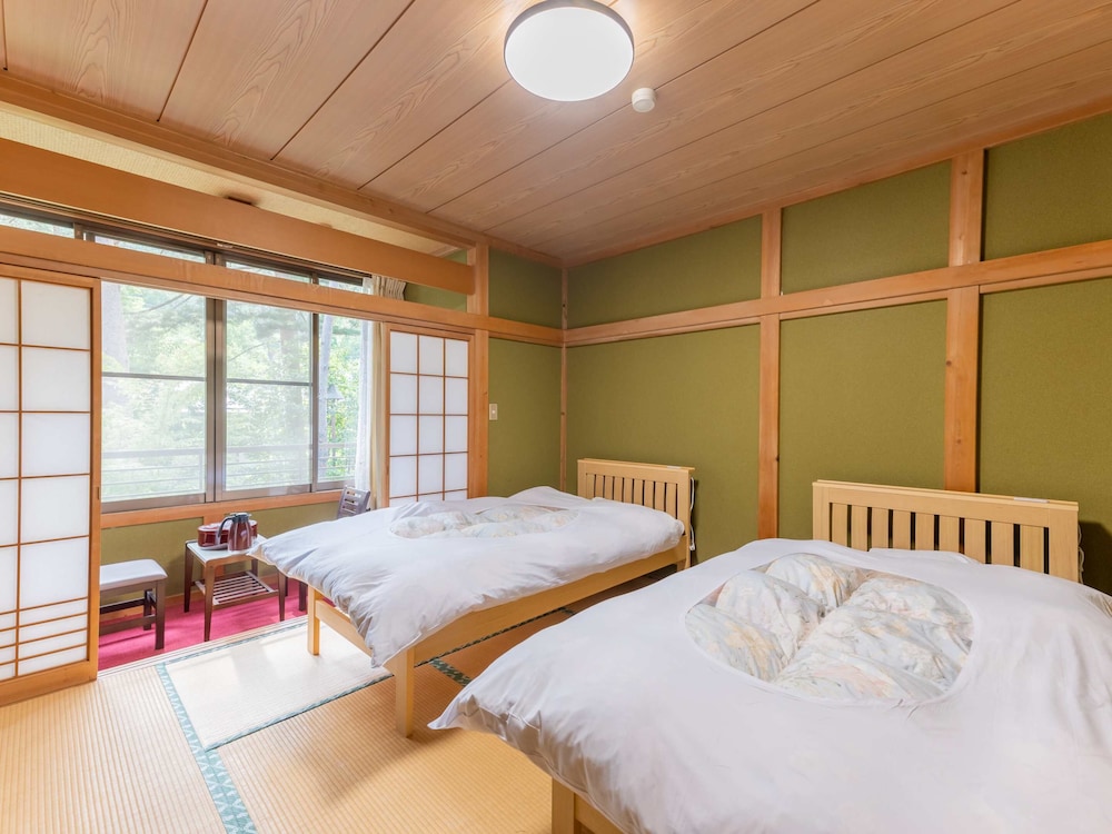 スーペリア ツインルーム　バスとトイレ共有 客室5 | 檜湯の宿 松伯