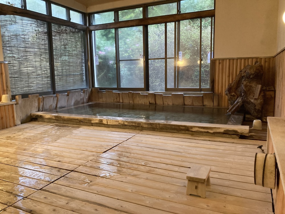 大浴場1 | 檜湯の宿 松伯