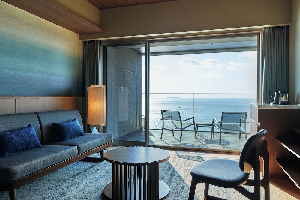 高層階 洋タイプ 露天風呂付デラックス ツインルーム (エキストラベッド2台) 4名定員 禁煙 | 熱海・伊豆山 佳ら久