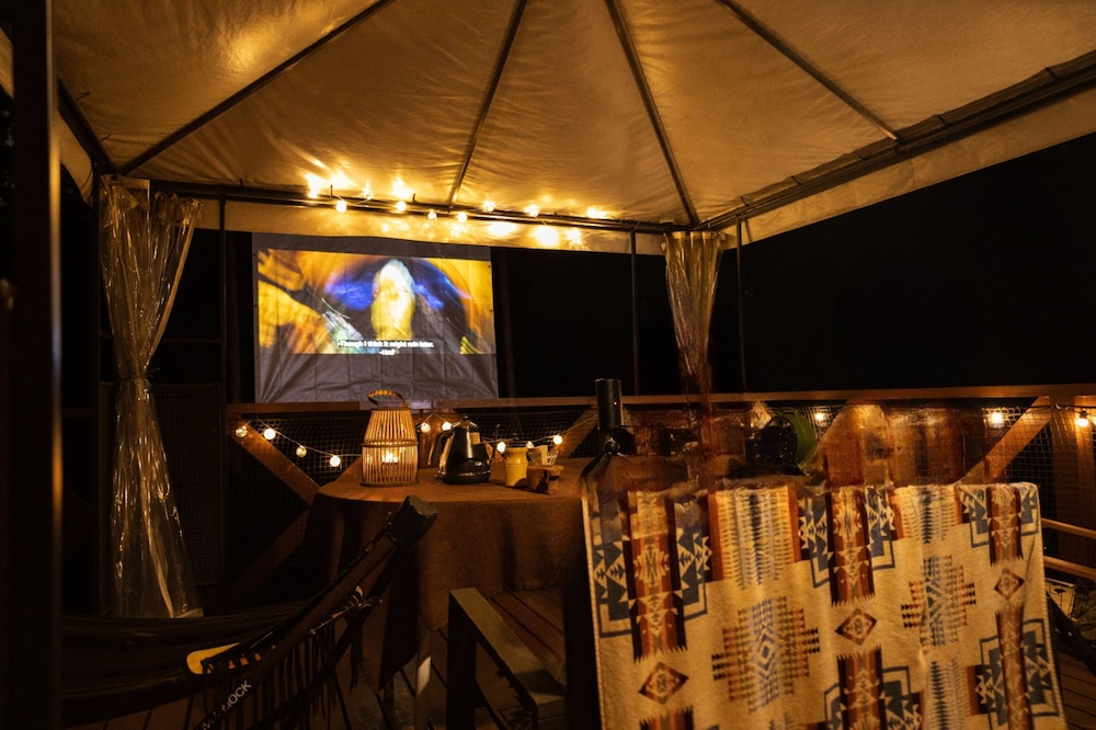 ロマンティック テント 客室1 | THE FARM Resort Japan