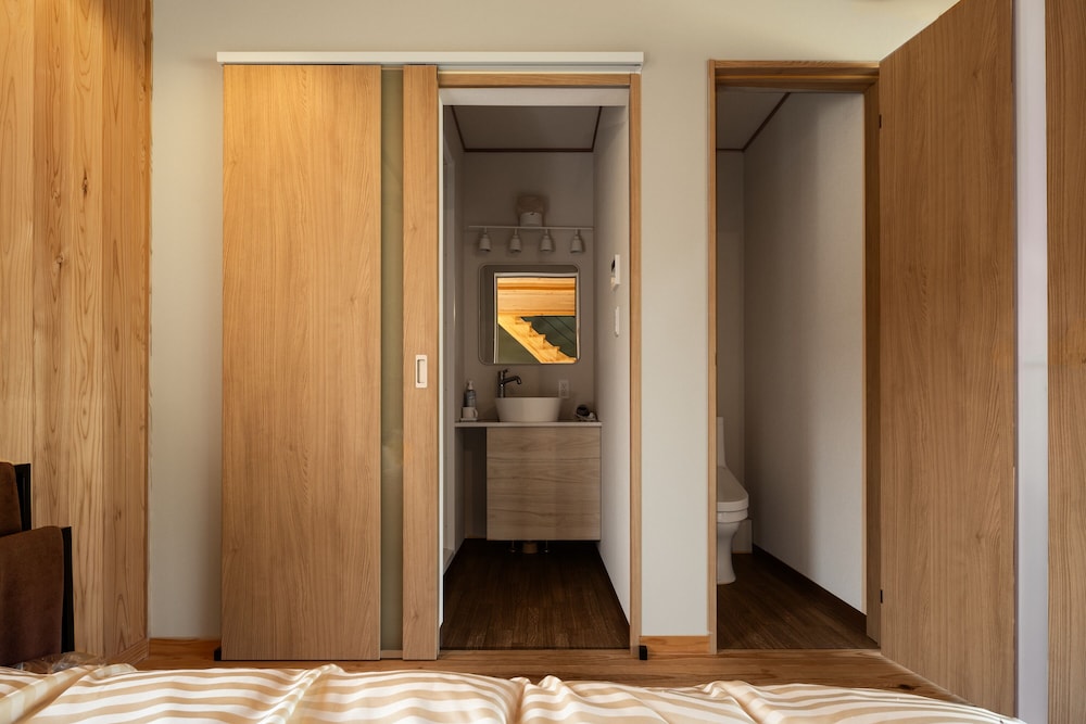 ベーシック シャレー バスルーム0 | THE FARM Resort Japan