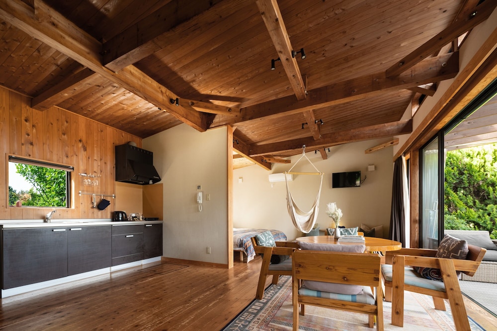 スタンダード コテージ 客室内のダイニングエリア0 | THE FARM Resort Japan