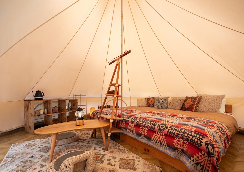 ロマンティック テント 客室2 | THE FARM Resort Japan