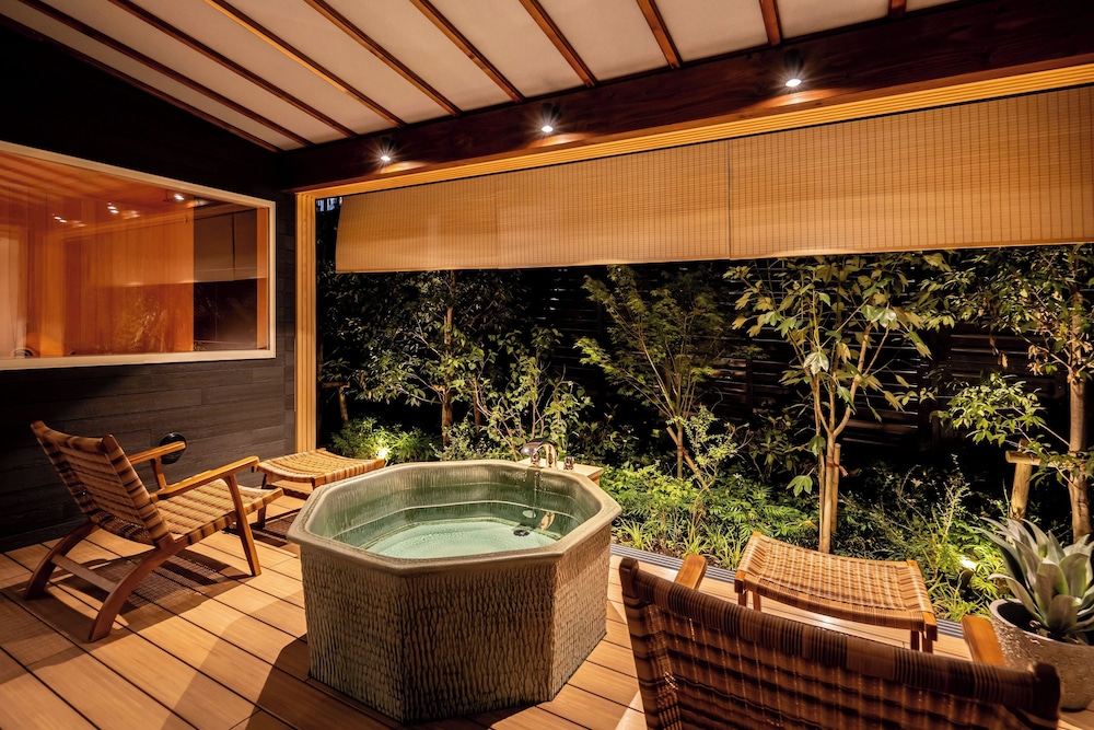 ラグジュアリー スイート 1 ベッドルーム 禁煙 サウナ バスルーム0 | AWAUMI 富士河口湖リゾート