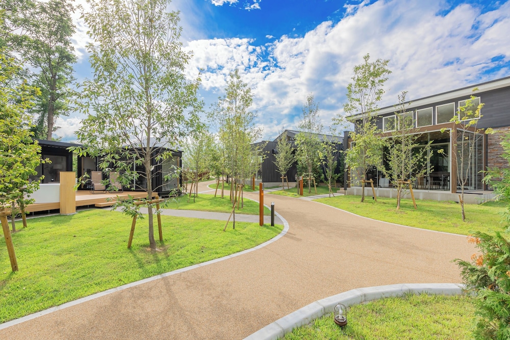 ラグジュアリー スイート 1 ベッドルーム 禁煙 サウナ ガーデン ビュー0 | AWAUMI 富士河口湖リゾート