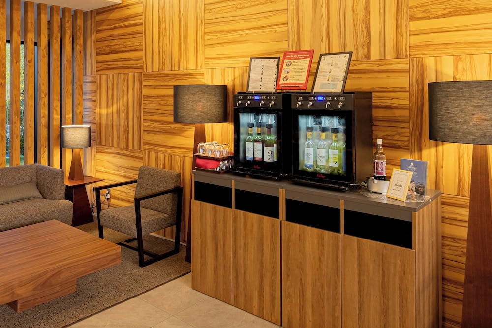 ロビーラウンジ1 | AWAUMI 富士河口湖リゾート ロビーラウンジ1 | AWAUMI 富士河口湖リゾート