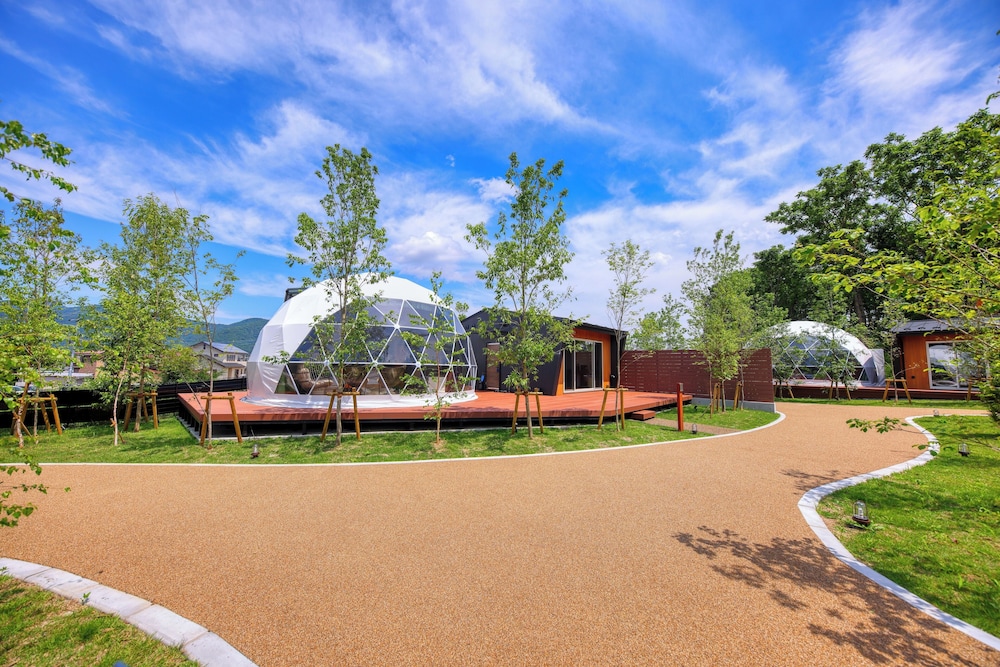 ベーシック テント 1 ベッドルーム 禁煙 サウナ ガーデン ビュー1 | AWAUMI 富士河口湖リゾート