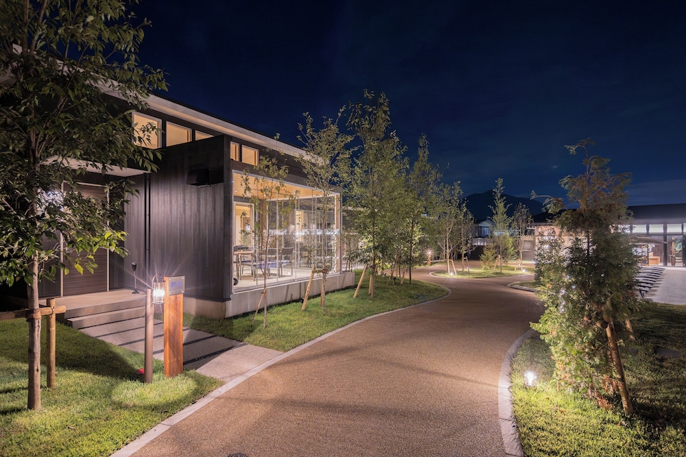 ラグジュアリー スイート 1 ベッドルーム 禁煙 サウナ テラス / パティオ0 | AWAUMI 富士河口湖リゾート