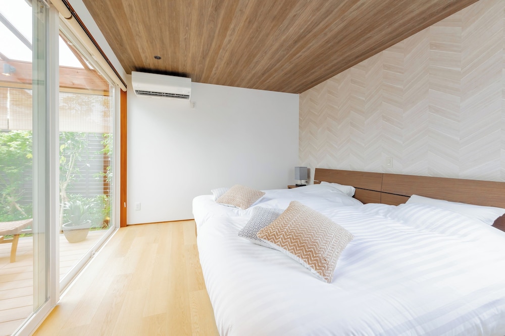 ラグジュアリー スイート 1 ベッドルーム 禁煙 サウナ 客室1 | AWAUMI 富士河口湖リゾート