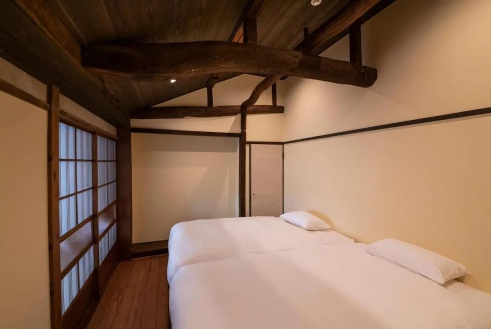 デラックス 4 人部屋 客室2 | NIPPONIA 秩父 門前町