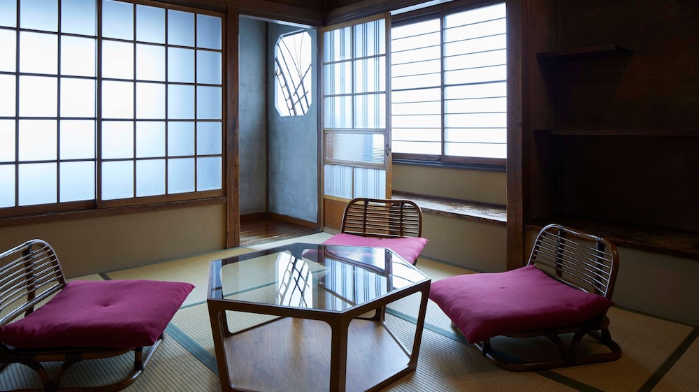 デラックス 4 人部屋 客室6 | NIPPONIA 秩父 門前町