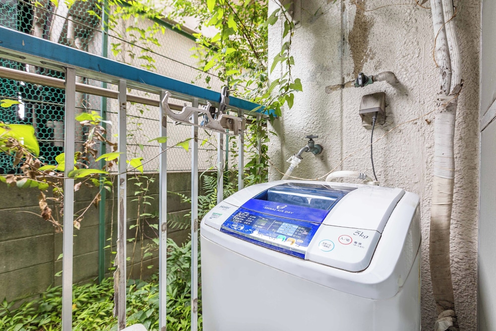 Esterrace 102 禁煙 ランドリー1 | エステラス大阪ウエスト