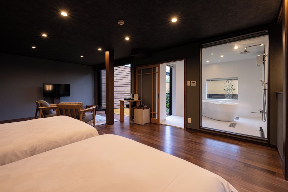 [井筒楼 弐番]テラス･お風呂付1階洋室 禁煙 客室3 | 浪漫の宿 井筒楼