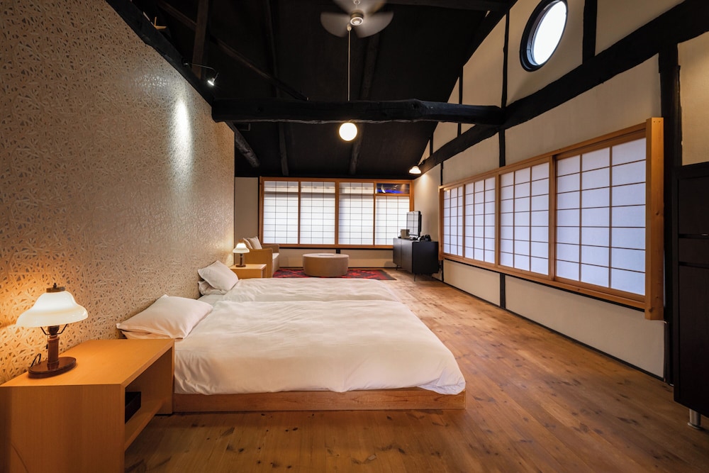 [井筒楼 陸番]2階洋室 禁煙 | 浪漫の宿 井筒楼