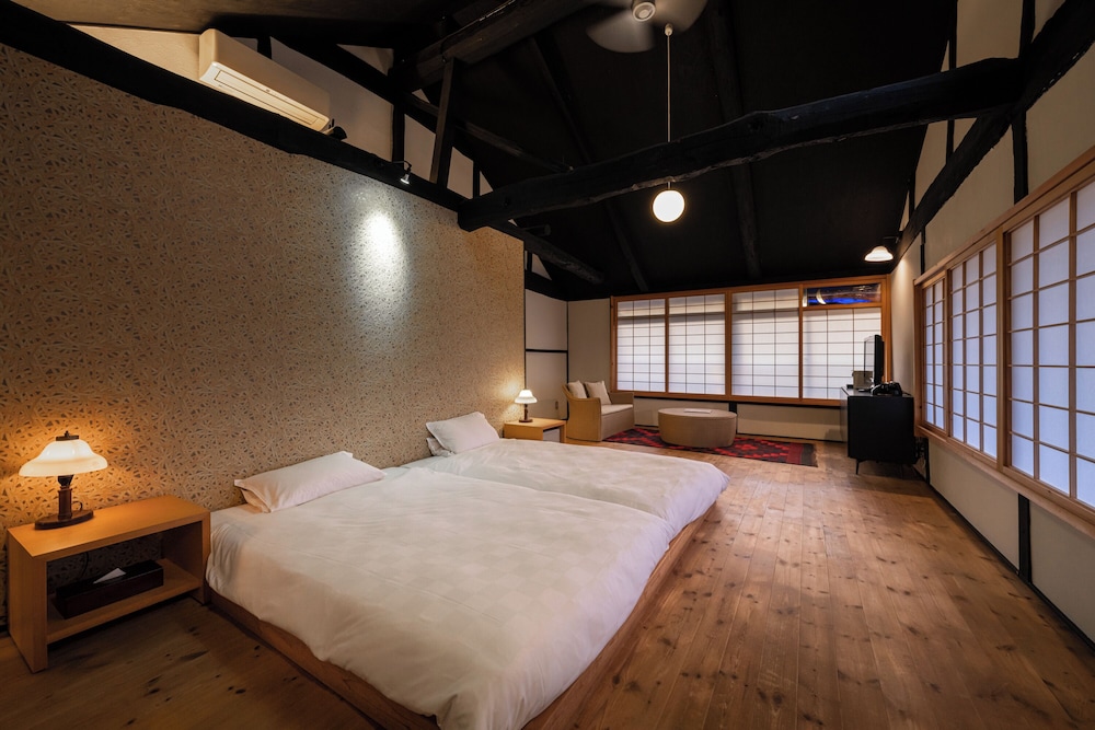 [井筒楼 陸番]2階洋室 禁煙 客室2 | 浪漫の宿 井筒楼