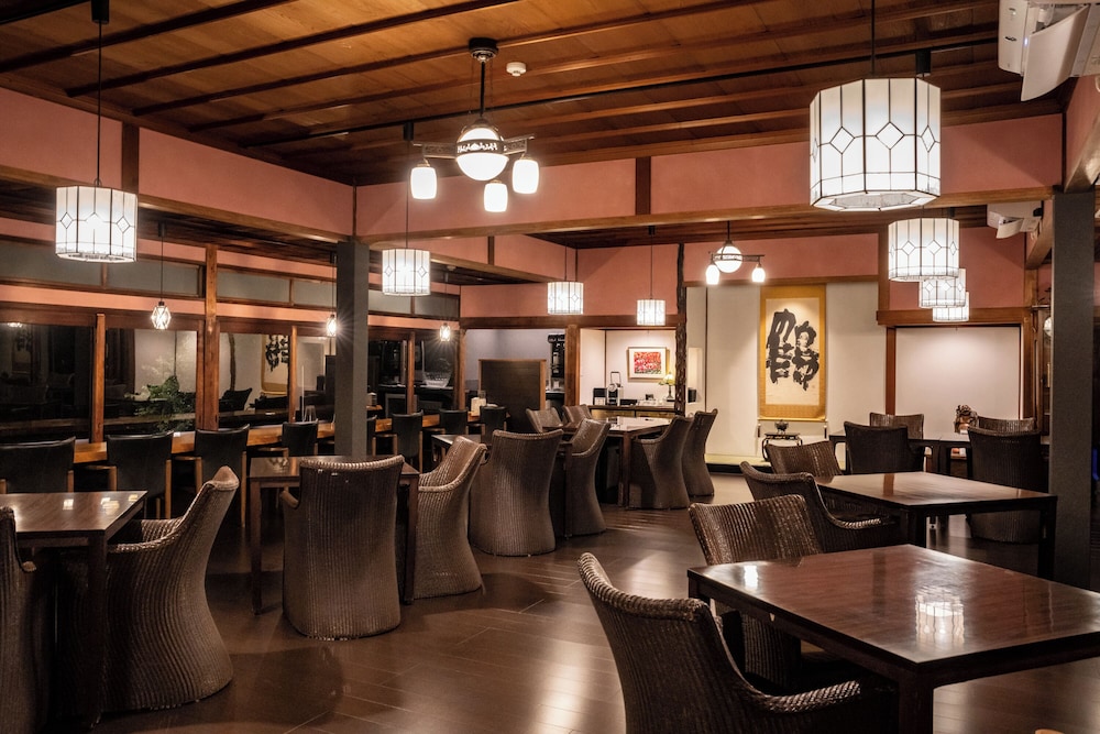 [井筒楼 八番]2階洋室 禁煙 旅館のお食事処0 | 浪漫の宿 井筒楼