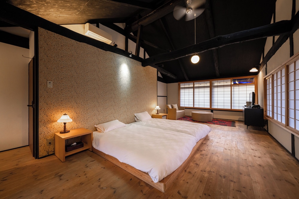 [井筒楼 陸番]2階洋室 禁煙 客室3 | 浪漫の宿 井筒楼