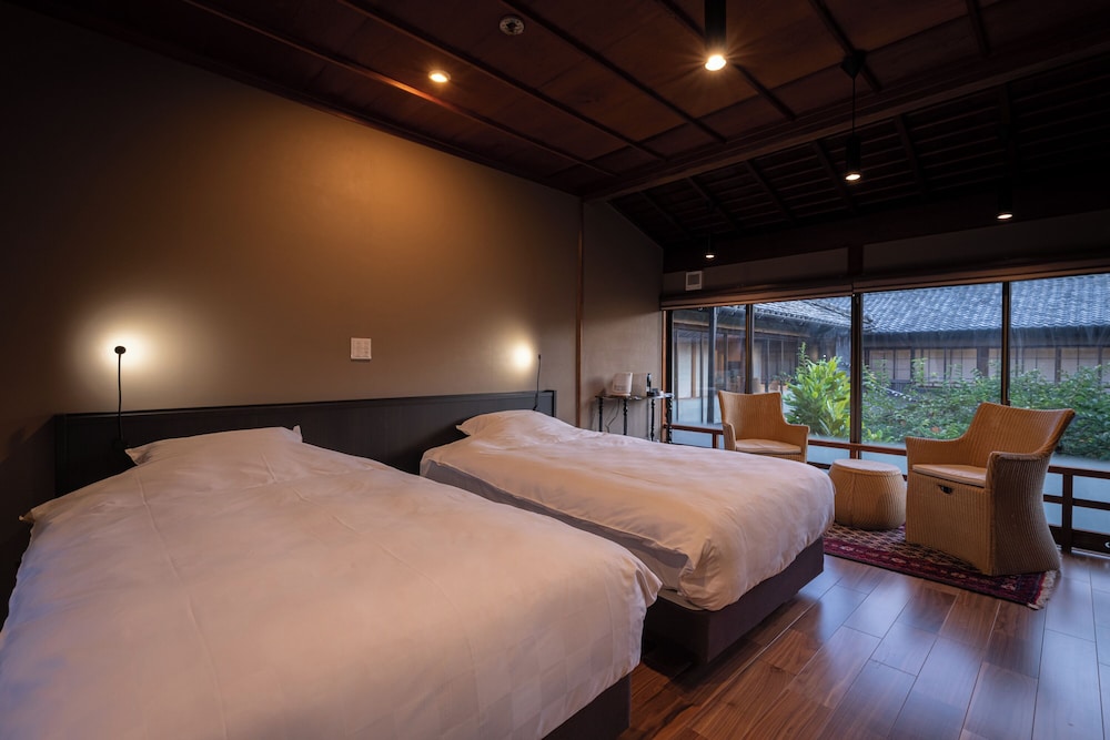 [井筒楼 七番]琉球畳の2階和洋室 禁煙 客室1 | 浪漫の宿 井筒楼