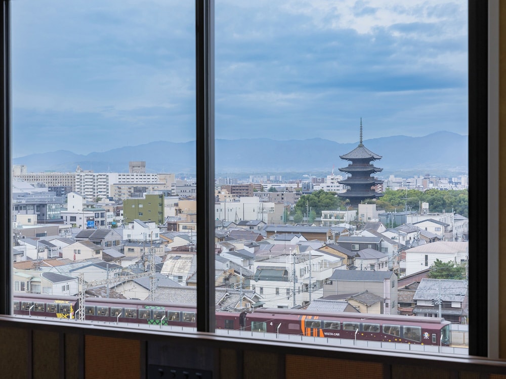 スタンダードツイン 禁煙《東寺ビュー》 客室2 | ロワジールホテル 京都東寺