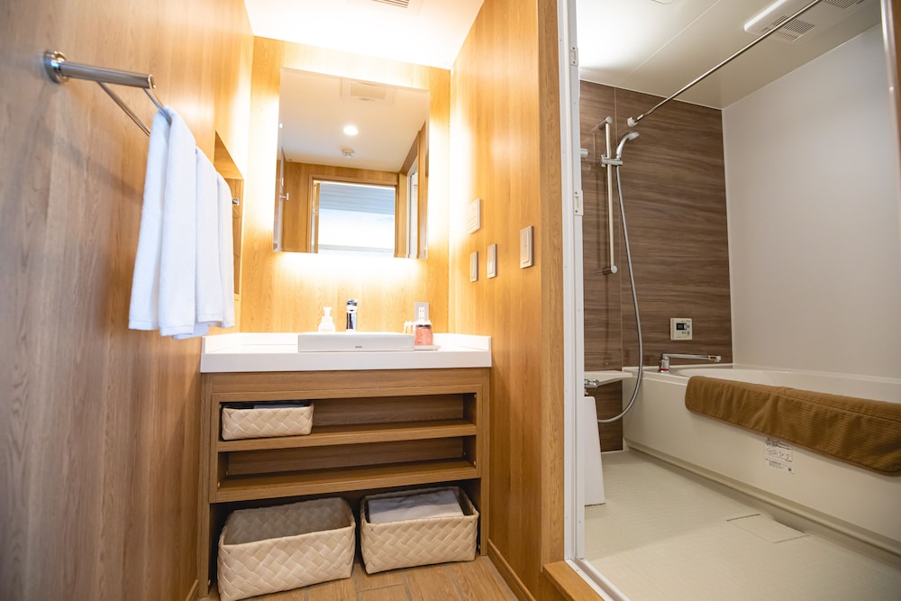 デラックス トリプルルーム バスルーム0 | ゴールドステイ名古屋 大須