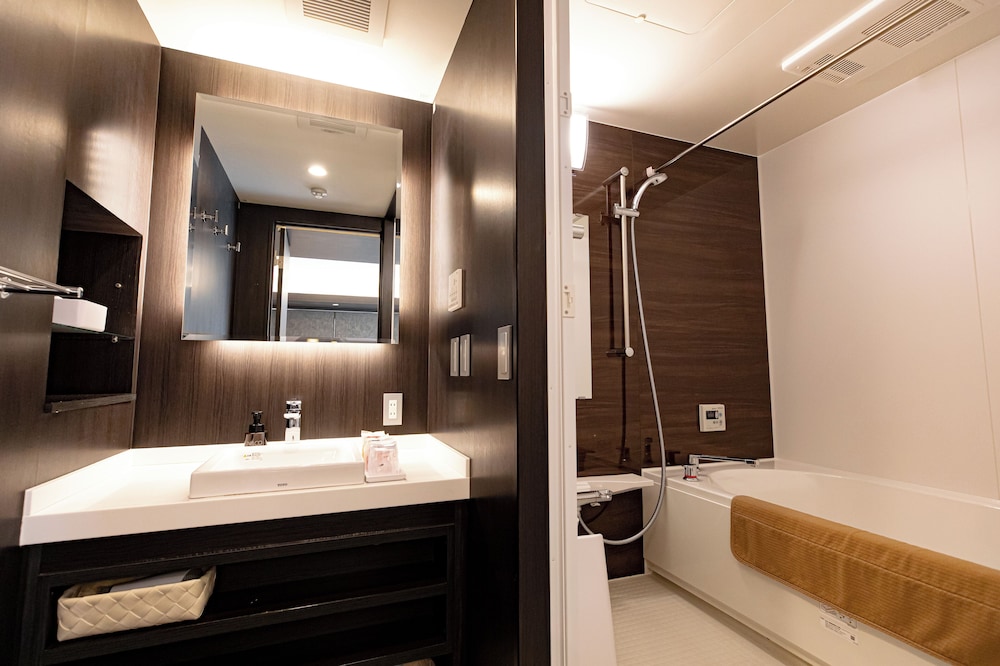 デラックス トリプルルーム バスルーム1 | ゴールドステイ名古屋 大須