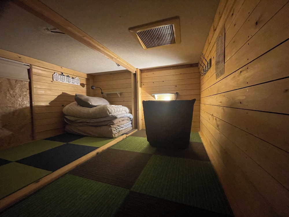 ツインルーム 男女共用ドミトリー | まちやど Motomachi