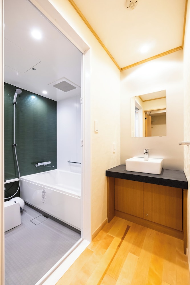 ワイド和室 定員2~4名 禁煙 バスルーム1 | 旅館 銀閣