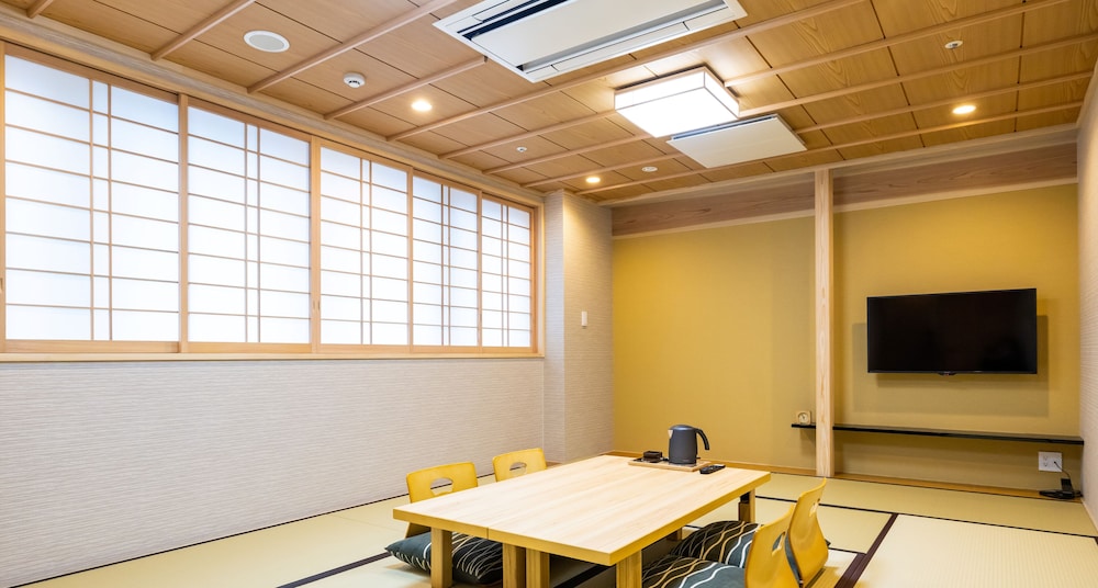 ワイド和室 定員2~4名 禁煙 客室5 | 旅館 銀閣