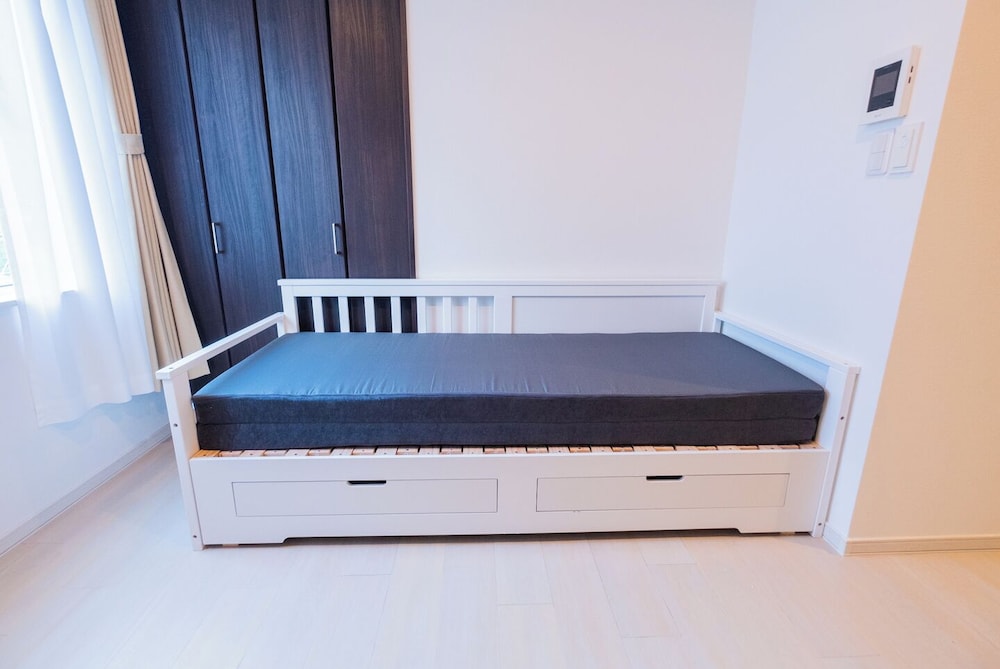 スタンダード ダブルルーム リビング エリア4 | Niseko Hirafu Ski Resort Condo