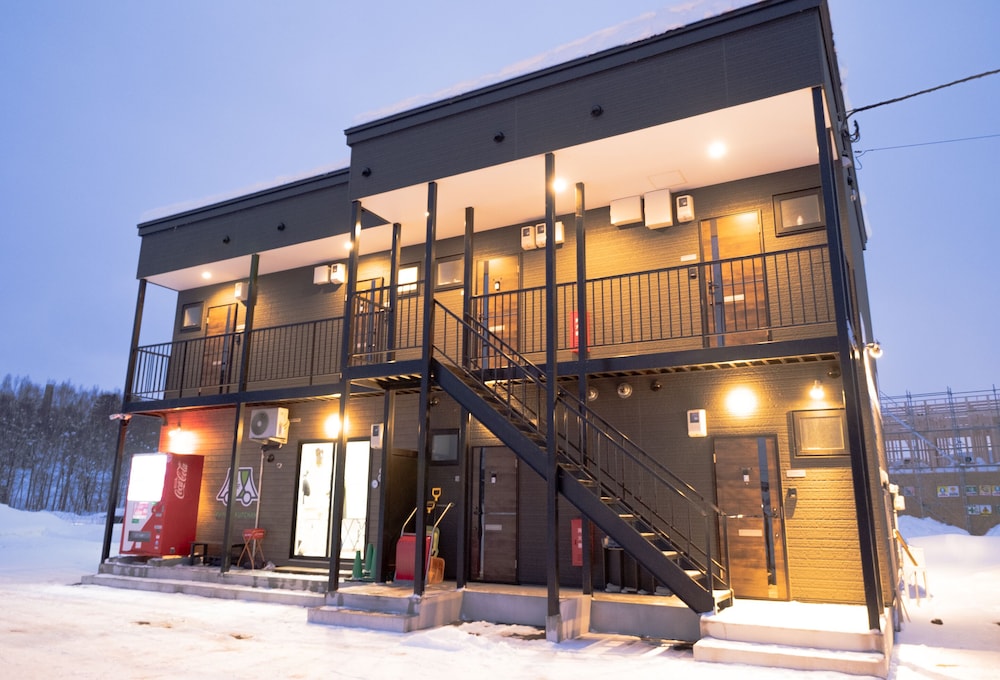 施設の正面1 | Niseko Hirafu Ski Resort Condo 施設の正面1 | Niseko Hirafu Ski Resort Condo