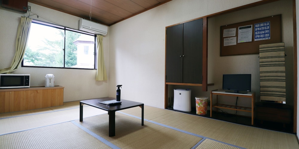 ベーシック 4 人部屋 | ホテルキャメロット
