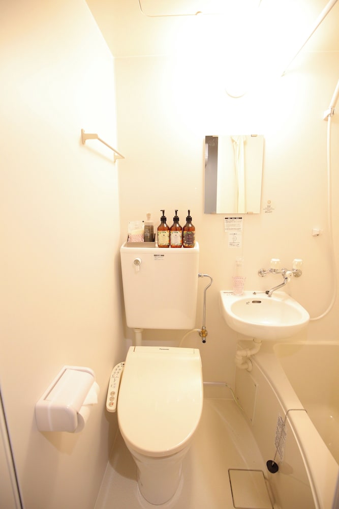 エコノミー ツインルーム バスルーム1 | JA HOTEL 新深江